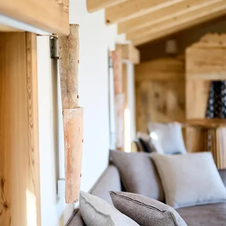 - Treeb Breva بيلاجيو