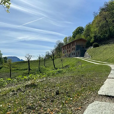 - Treeb Breva 아파트