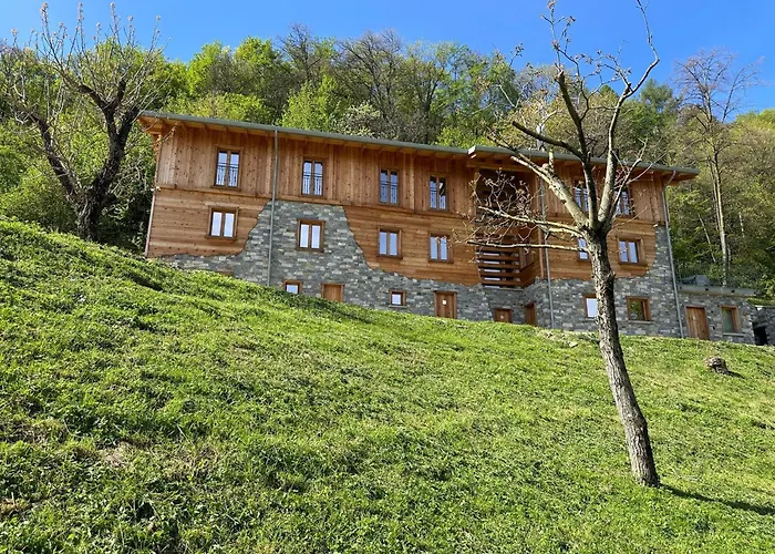 - Treeb Breva Διαμέρισμα Μπελάτζιο